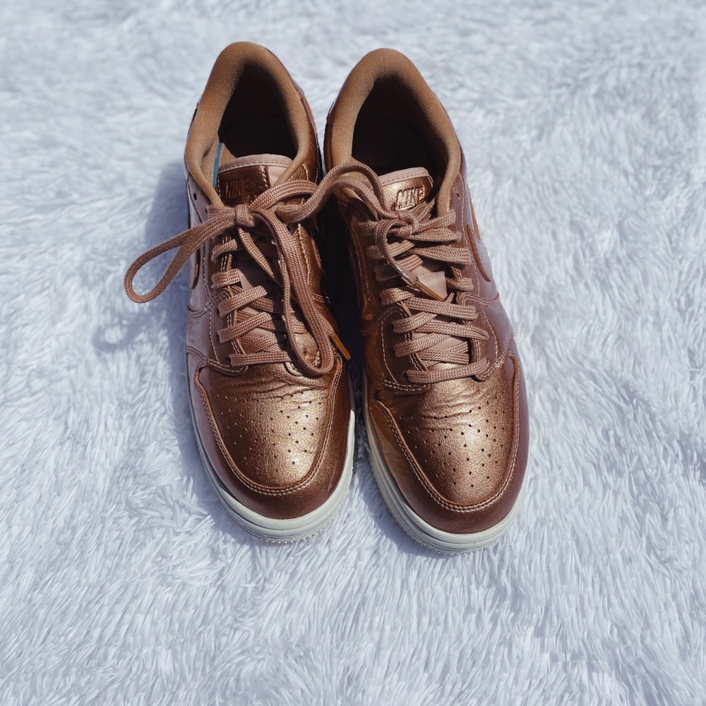 ❌SOLD❌rose gold Nike Air Jordan’s - Picture 4 of 8